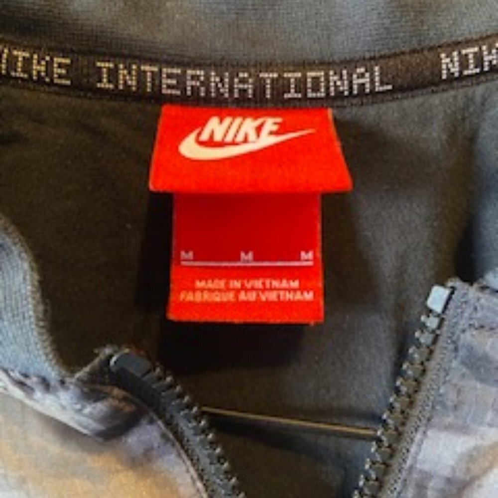 Nike Jacket - Picture 5 of 6